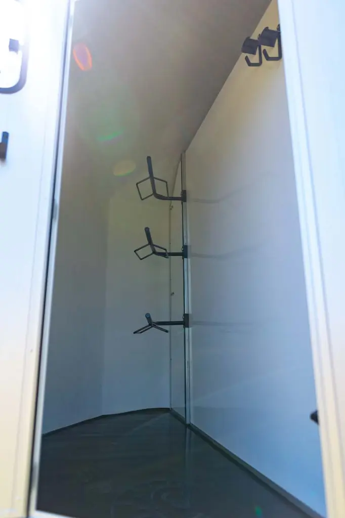 VAN 3 PLACES CHARGEMENT DIAGONAL CHEVAL LIBERTÉ MAXI 3 – Image 11